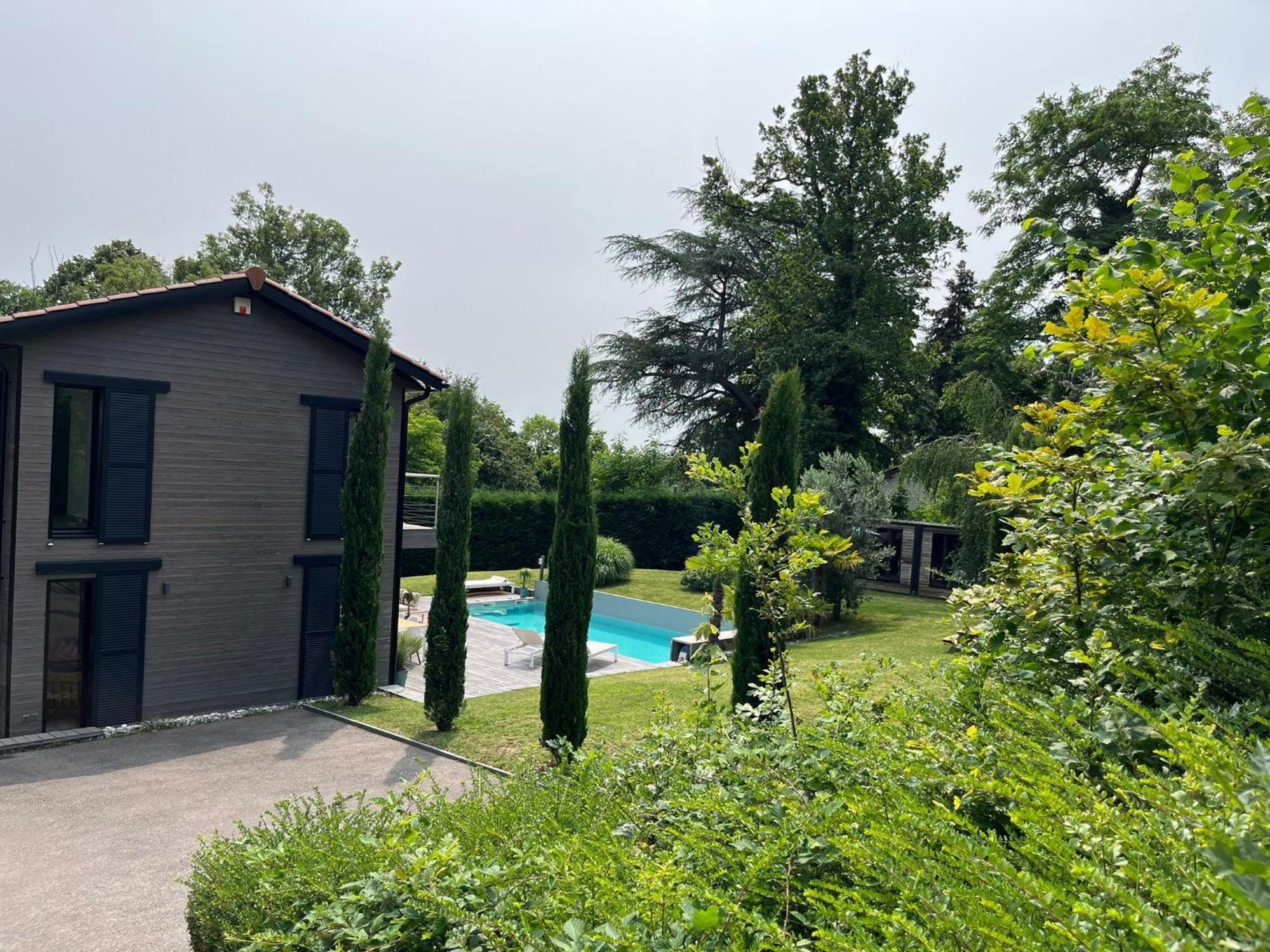 Villa Piscine A Proximite De Lyon Chaponost Exterior photo